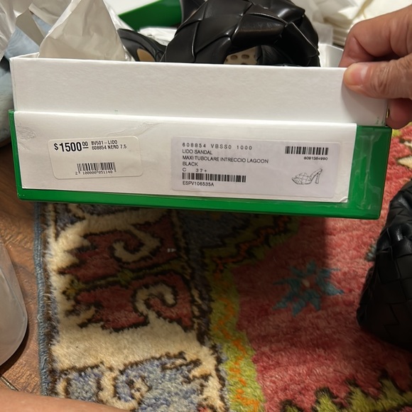 Bottega Veneta lido sandals mail heels black in color - Picture 3 of 8